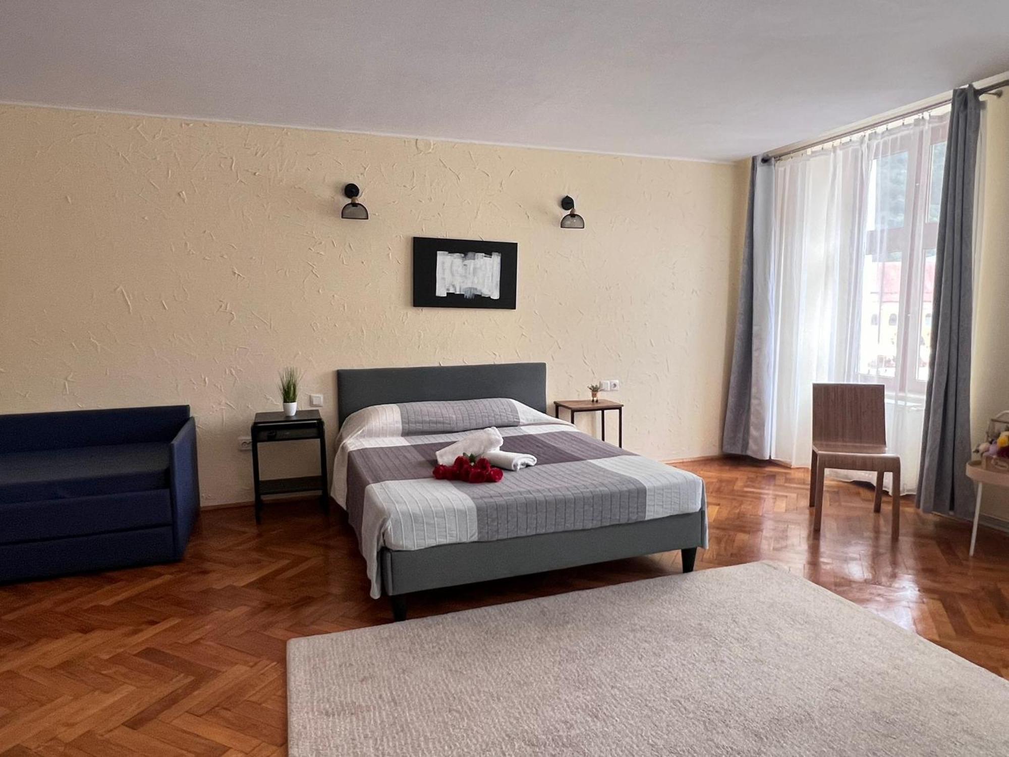 Mrhost Central Braşov Buitenkant foto