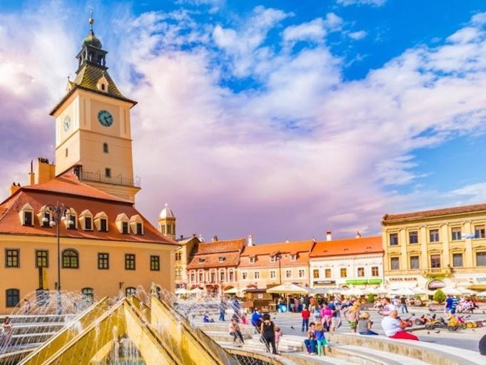 Mrhost Central Braşov Buitenkant foto